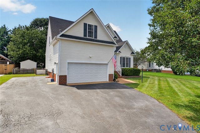 11498 New Town Ct, Glen Allen, VA 23059