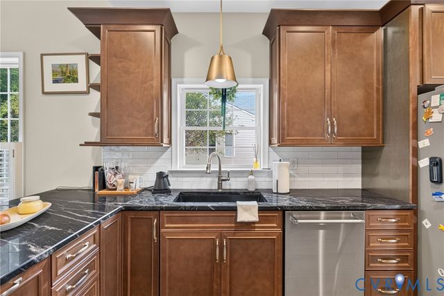 11498 New Town Ct, Glen Allen, VA 23059
