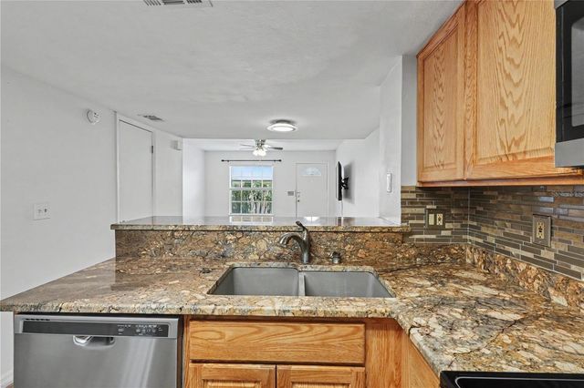 6721 121ST AVENUE D, Largo, FL 33773