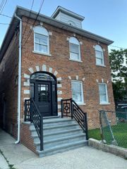 1135 Waring Avenue 2, Bronx, NY 10469