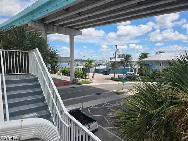 450 Old San Carlos BLVD SW 309, Fort Myers Beach, FL 33931