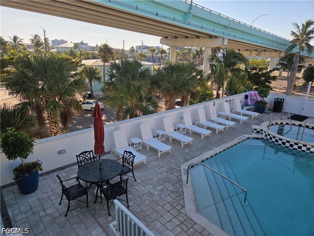 450 Old San Carlos BLVD SW 309, Fort Myers Beach, FL 33931