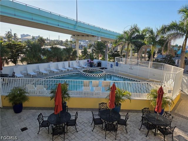 450 Old San Carlos BLVD SW 309, Fort Myers Beach, FL 33931