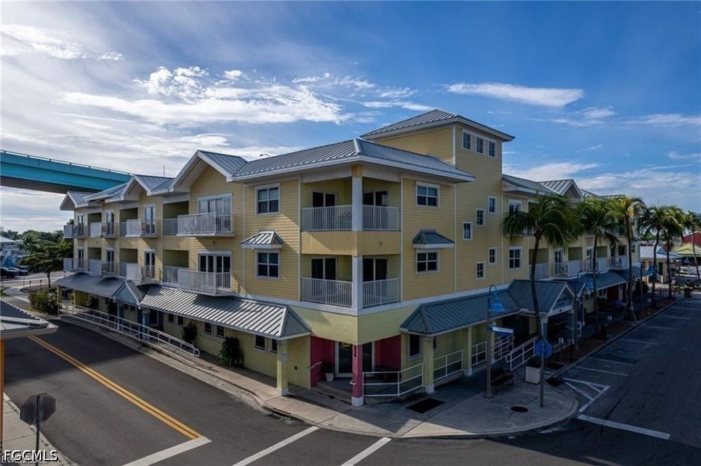 450 Old San Carlos BLVD SW 309, Fort Myers Beach, FL 33931
