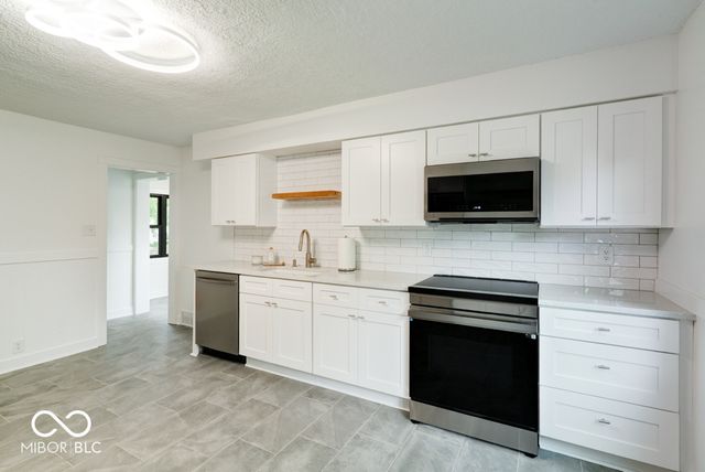 12 Lincoln Drive, Brownsburg, IN 46112