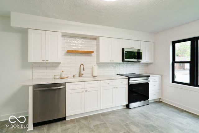 12 Lincoln Drive, Brownsburg, IN 46112