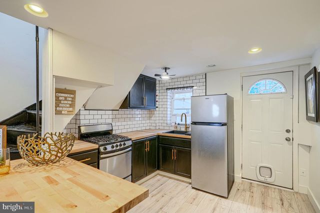 2013 SPARK CT, Baltimore, MD 21231