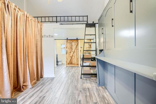 2013 SPARK CT, Baltimore, MD 21231