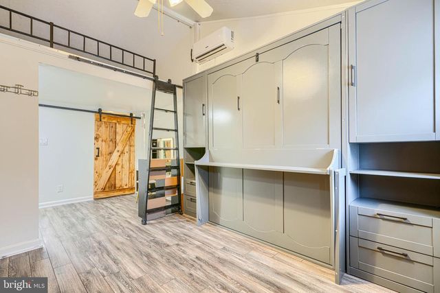 2013 SPARK CT, Baltimore, MD 21231