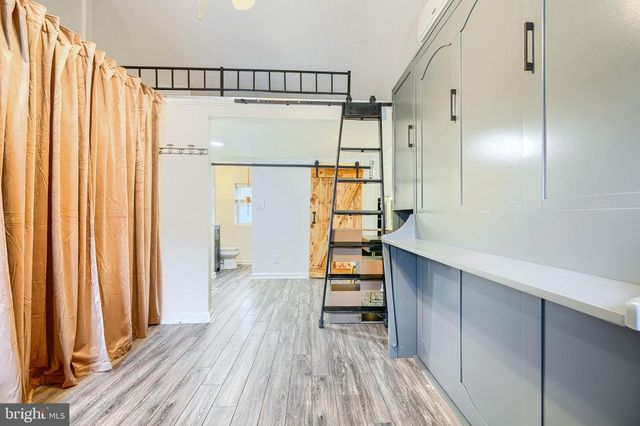 2013 SPARK CT, Baltimore, MD 21231