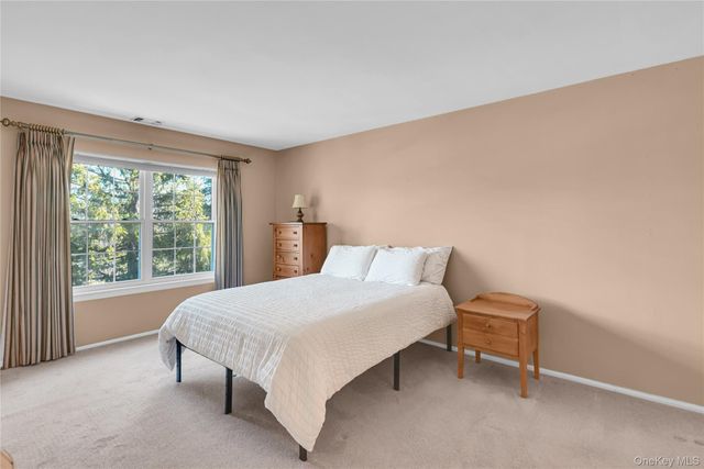 57 Candlestick Court, Warwick, NY 10990