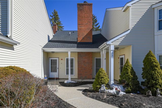 57 Candlestick Court, Warwick, NY 10990