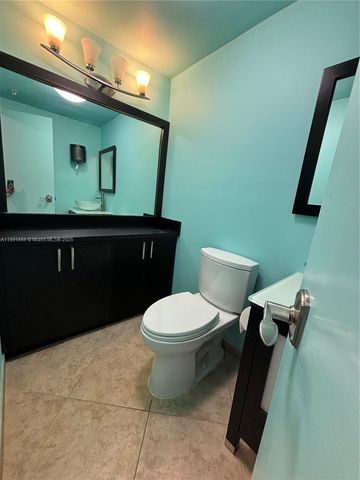 1720 Harrison St 8C, Hollywood, FL 33020