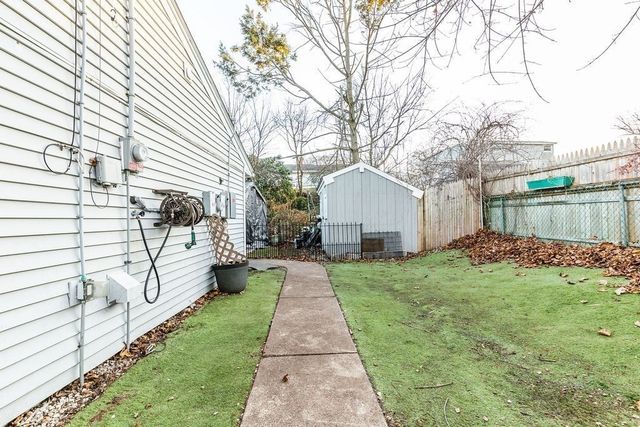 95 Royal Rd, Brockton, MA 02302