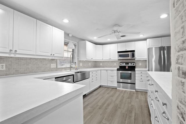 95 Royal Rd, Brockton, MA 02302