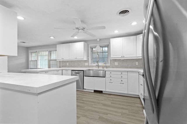 95 Royal Rd, Brockton, MA 02302