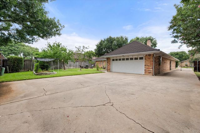 2603 Rivercrest Drive, Arlington, TX 76006