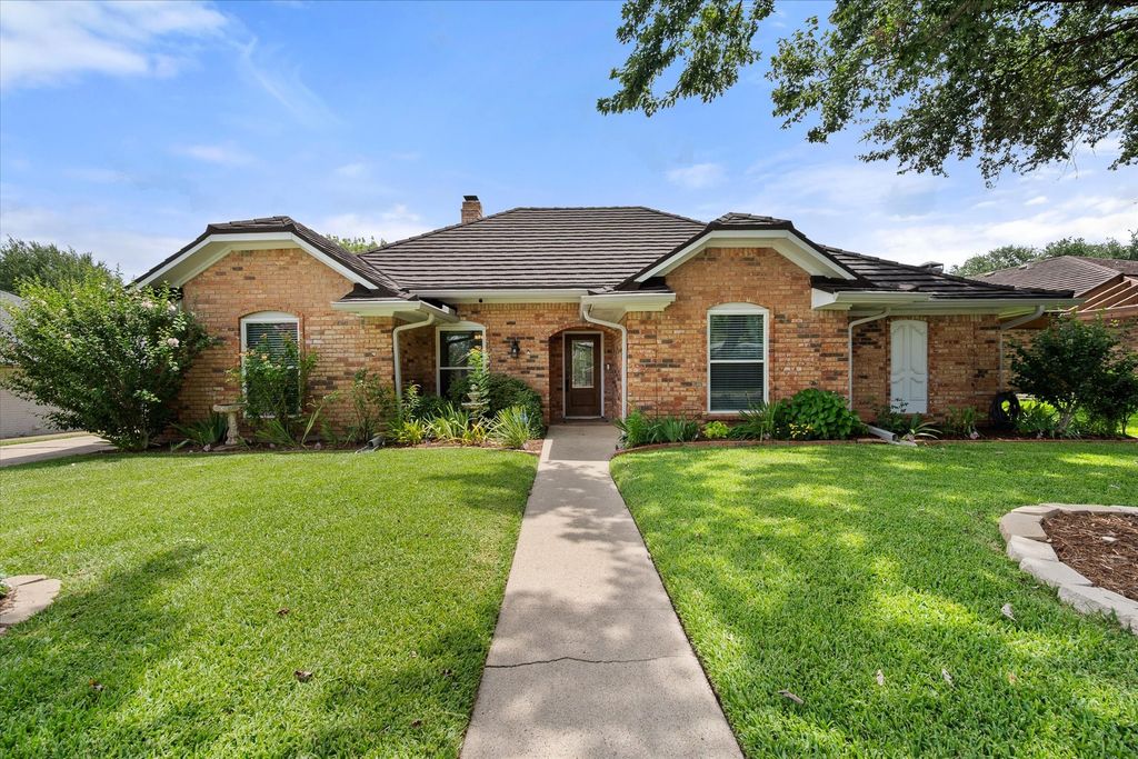 2603 Rivercrest Drive, Arlington, TX 76006