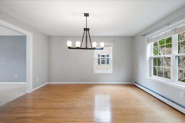 17 Bower Street, South Burlington, VT 05403