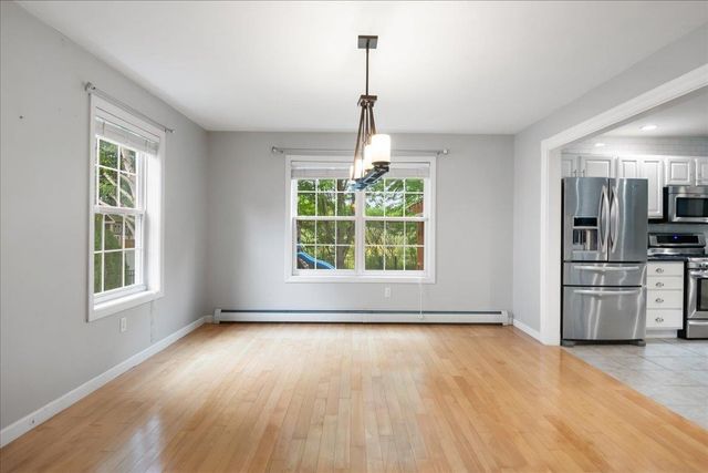 17 Bower Street, South Burlington, VT 05403