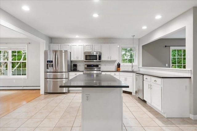 17 Bower Street, South Burlington, VT 05403