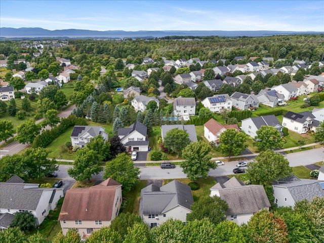 17 Bower Street, South Burlington, VT 05403