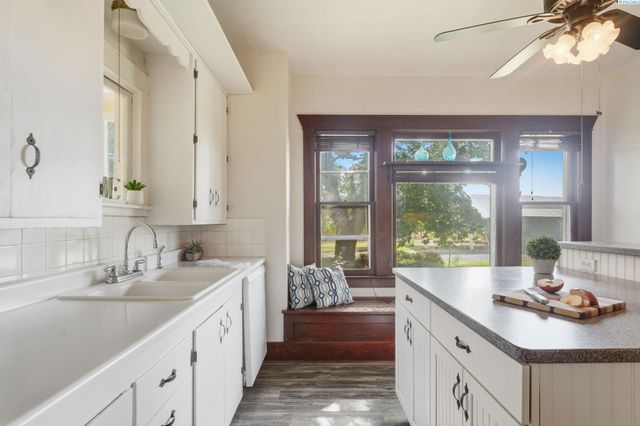 10901 N Pioneer Rd, Prosser, WA 99350