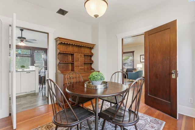 10901 N Pioneer Rd, Prosser, WA 99350