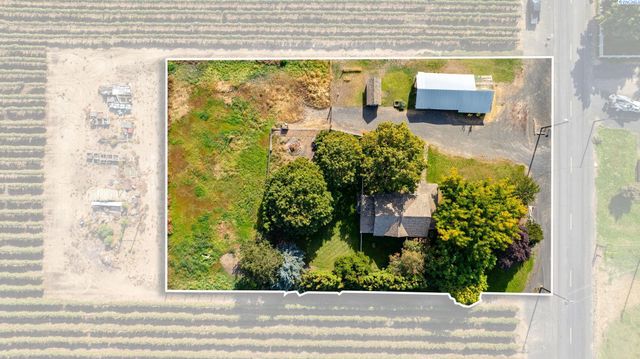 10901 N Pioneer Rd, Prosser, WA 99350