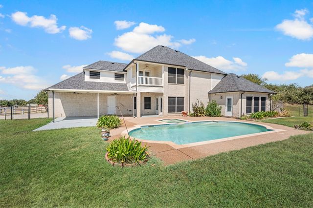 141 Blue Sky Drive, Decatur, TX 76234