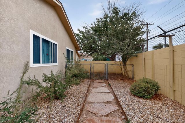 10812 Lagrange Park Drive NE, Albuquerque, NM 87123