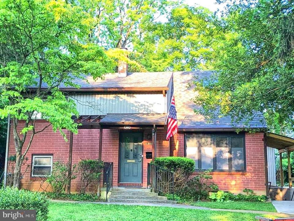 1303 SADDLEBACK RD, Pikesville, MD 21208