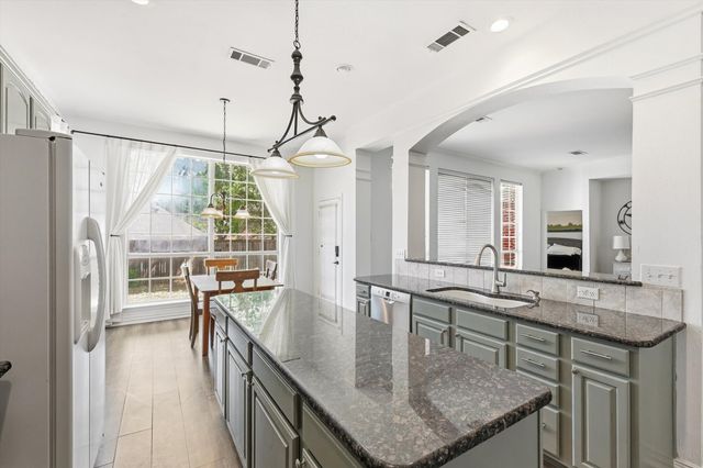 3264 Paddock Circle, Flower Mound, TX 75022