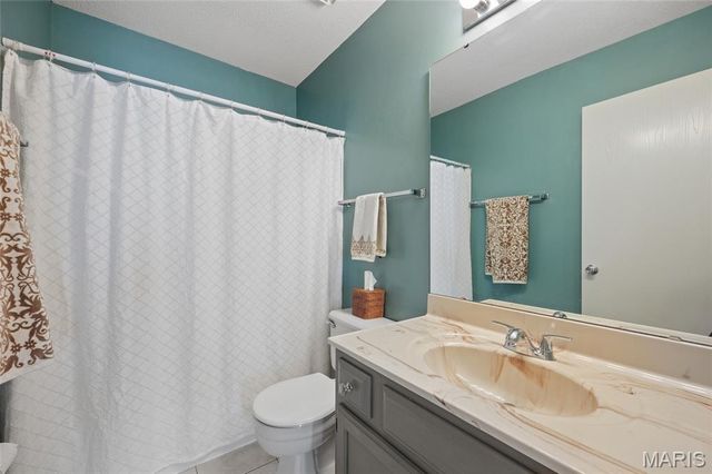 825 Ginger Wood Court, Ballwin, MO 63021