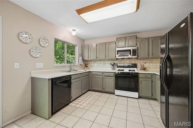 825 Ginger Wood Court, Ballwin, MO 63021