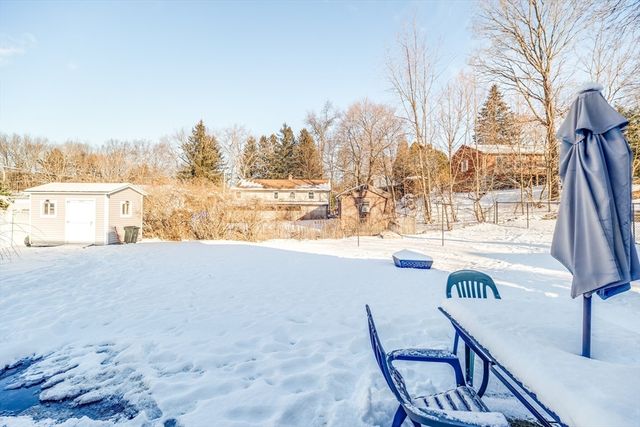 147 Sheehan Drive, Holyoke, MA 01040