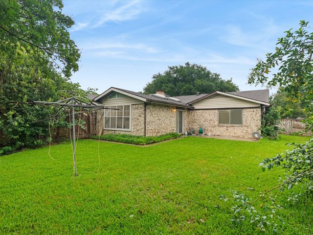 6 Collins Court, Richardson, TX 75081