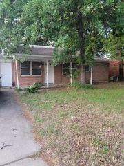 4805 Alandale Drive, Forest Hill, TX 76119