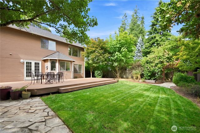 24528 SE 43rd Place, Issaquah, WA 98029