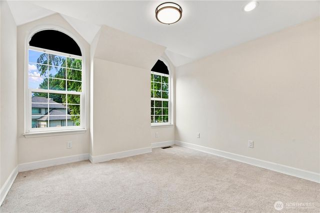 24528 SE 43rd Place, Issaquah, WA 98029