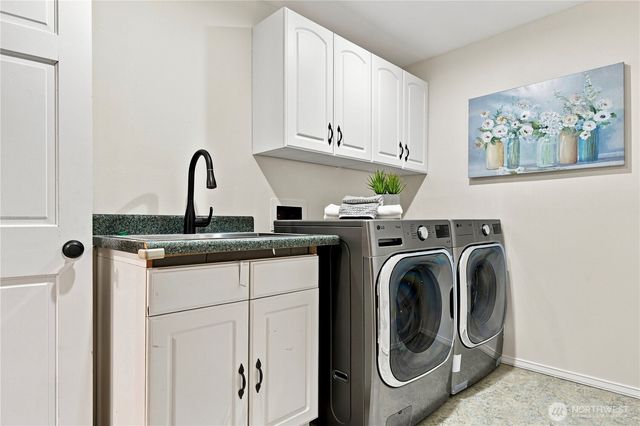 24528 SE 43rd Place, Issaquah, WA 98029