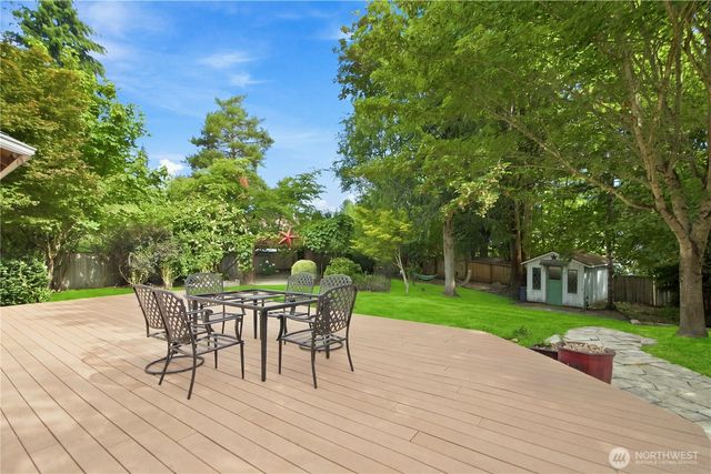 24528 SE 43rd Place, Issaquah, WA 98029