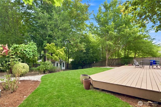 24528 SE 43rd Place, Issaquah, WA 98029