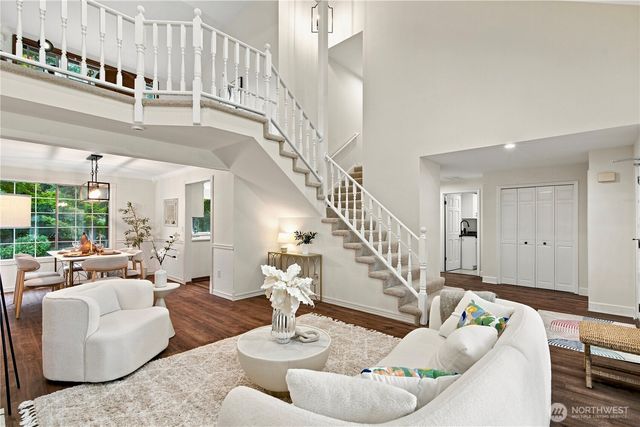 24528 SE 43rd Place, Issaquah, WA 98029