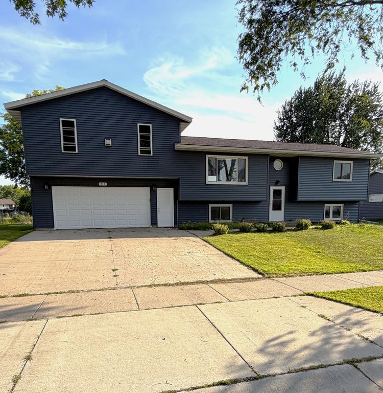 513 Homestead Road, Mankato, MN 56001