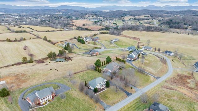 185 Walnut Manor DR, Fincastle, VA 24090