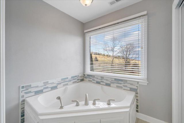 185 Walnut Manor DR, Fincastle, VA 24090