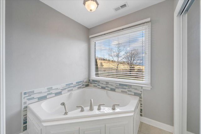 185 Walnut Manor DR, Fincastle, VA 24090