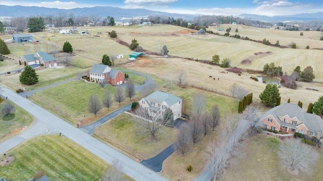 185 Walnut Manor DR, Fincastle, VA 24090