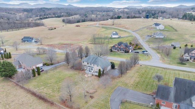 185 Walnut Manor DR, Fincastle, VA 24090